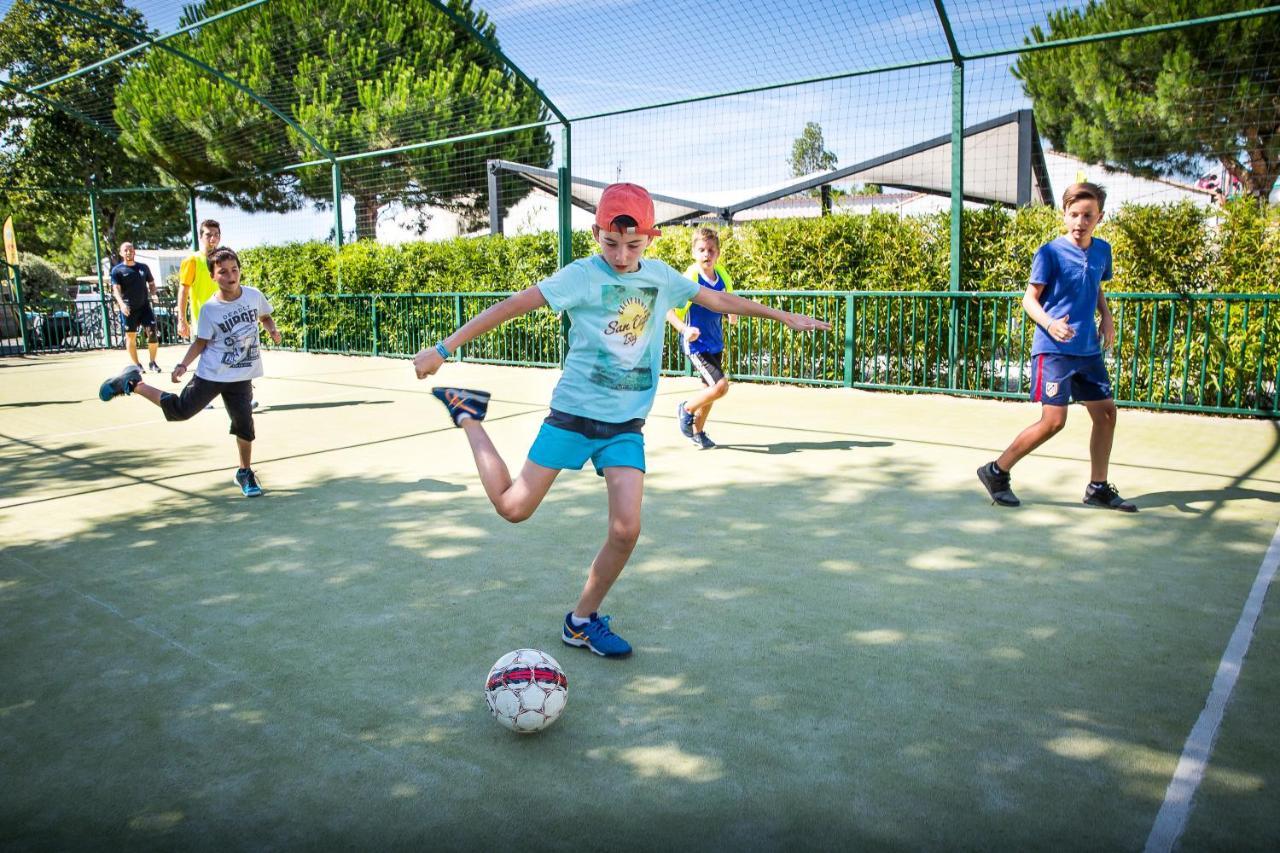Camping Les Peupliers La Flotte Bagian luar foto